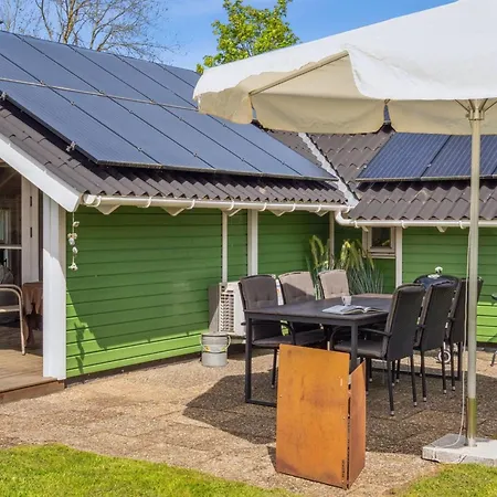 Esther - 500m From The Sea By Interhome *